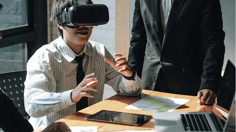 How Virtual Reality Works? How Virtual Reality Works?